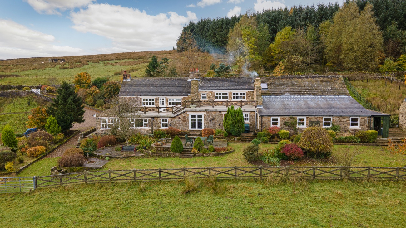 Property Peek Hawkwell Head Farm, Living North